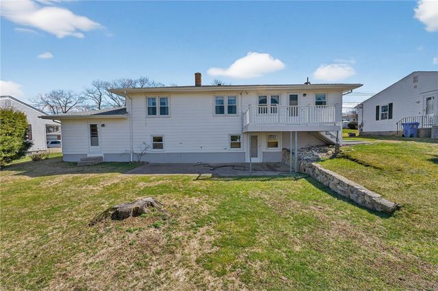 27 Wenscott Lane, North Providence, RI 02904