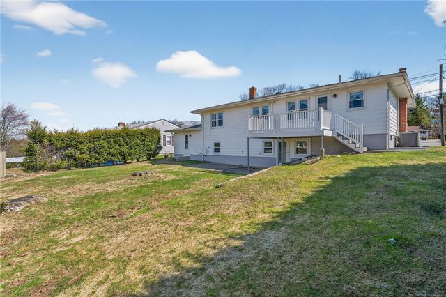 27 Wenscott Lane, North Providence, RI 02904