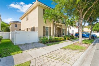 16946 SW 90th Terrace Circle, Miami, FL 33196