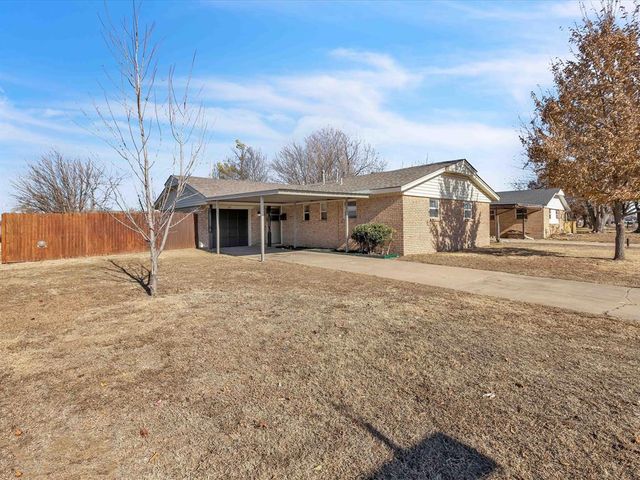 945 NW 19th Street, Moore, OK 73160