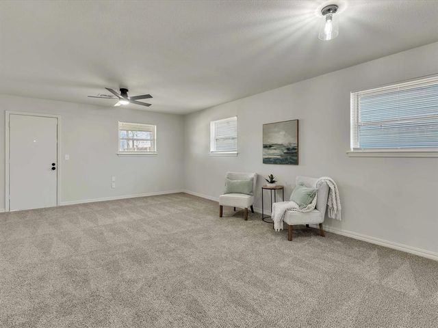 945 NW 19th Street, Moore, OK 73160