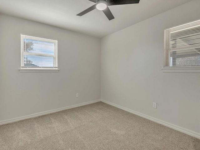 945 NW 19th Street, Moore, OK 73160