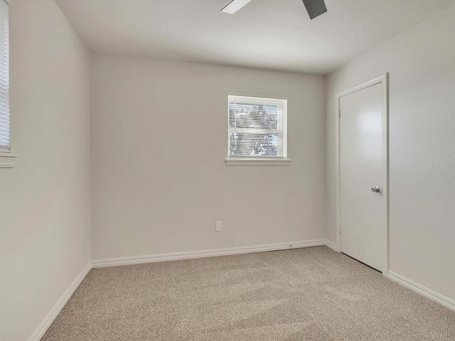 945 NW 19th Street, Moore, OK 73160