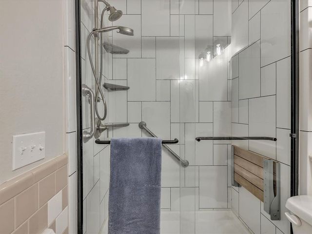 945 NW 19th Street, Moore, OK 73160