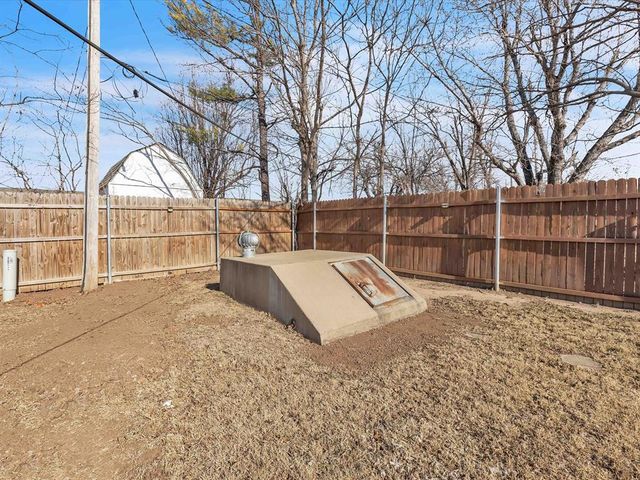 945 NW 19th Street, Moore, OK 73160