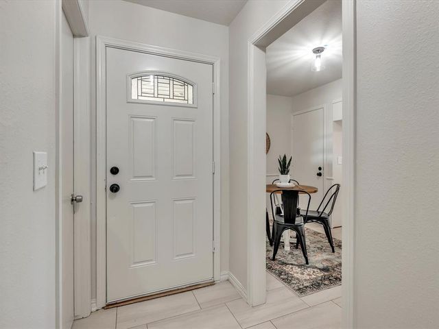 945 NW 19th Street, Moore, OK 73160