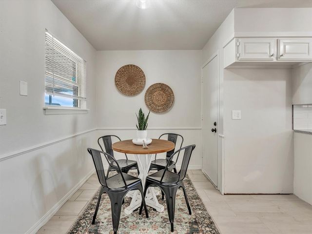 945 NW 19th Street, Moore, OK 73160