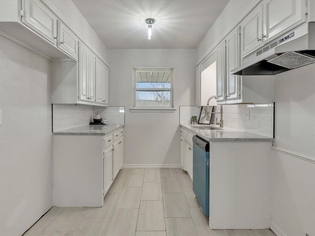 945 NW 19th Street, Moore, OK 73160