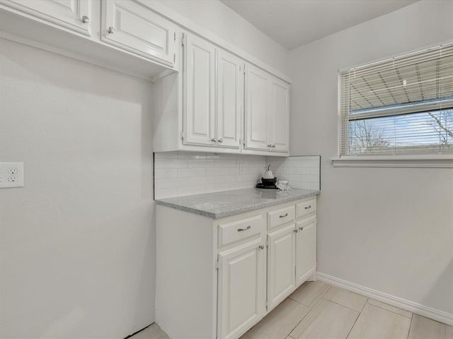 945 NW 19th Street, Moore, OK 73160