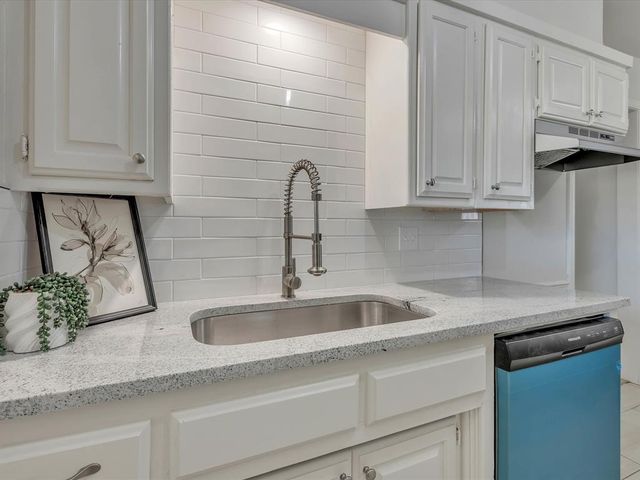 945 NW 19th Street, Moore, OK 73160