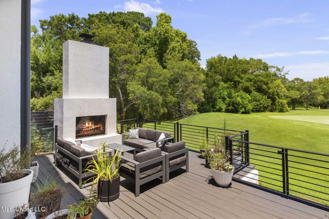9 Glen Eagles Drive, Jackson, MS 39211