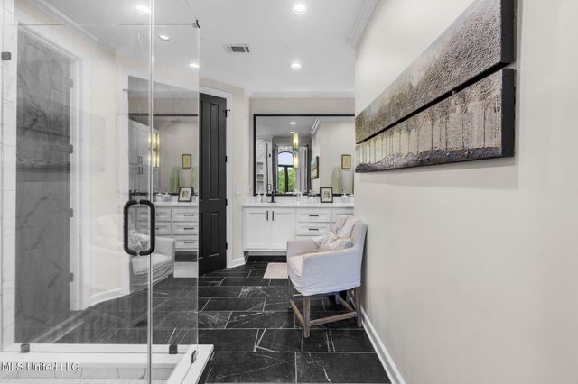 9 Glen Eagles Drive, Jackson, MS 39211