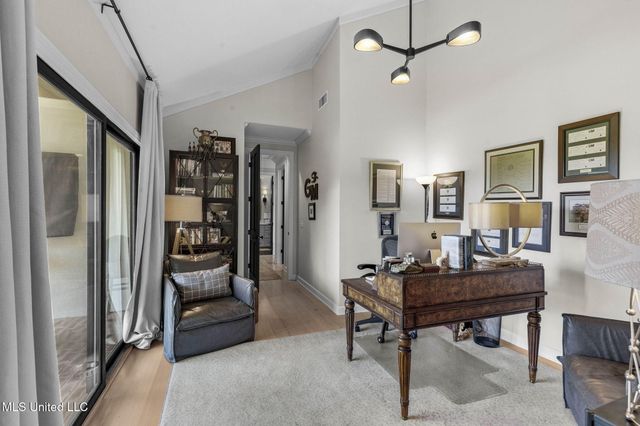 9 Glen Eagles Drive, Jackson, MS 39211