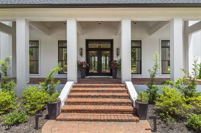 9 Glen Eagles Drive, Jackson, MS 39211