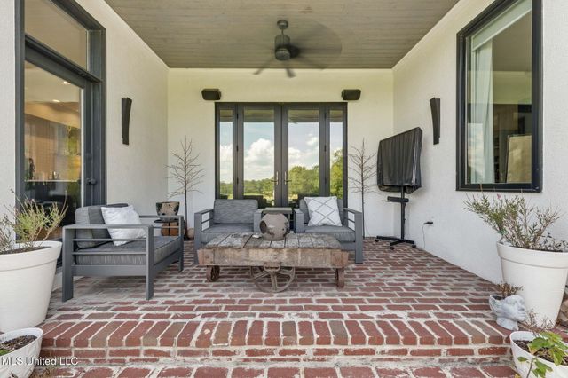9 Glen Eagles Drive, Jackson, MS 39211