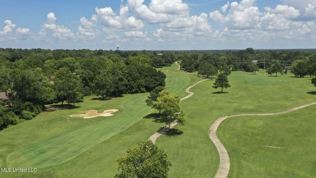 9 Glen Eagles Drive, Jackson, MS 39211