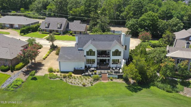 9 Glen Eagles Drive, Jackson, MS 39211