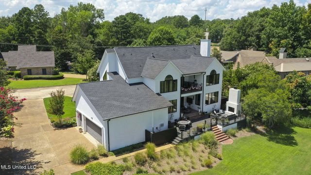 9 Glen Eagles Drive, Jackson, MS 39211