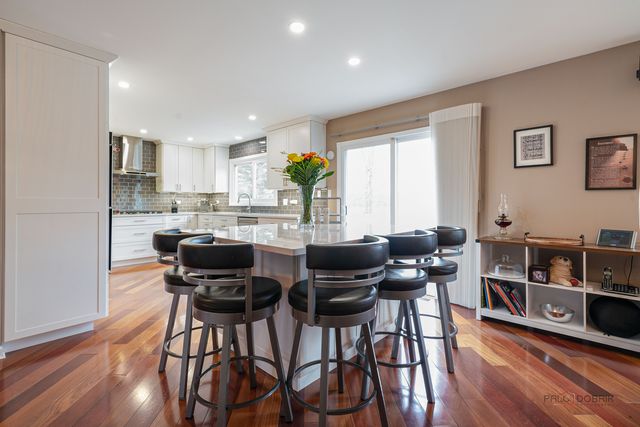 33124 N Shannon Drive, Grayslake, IL 60030