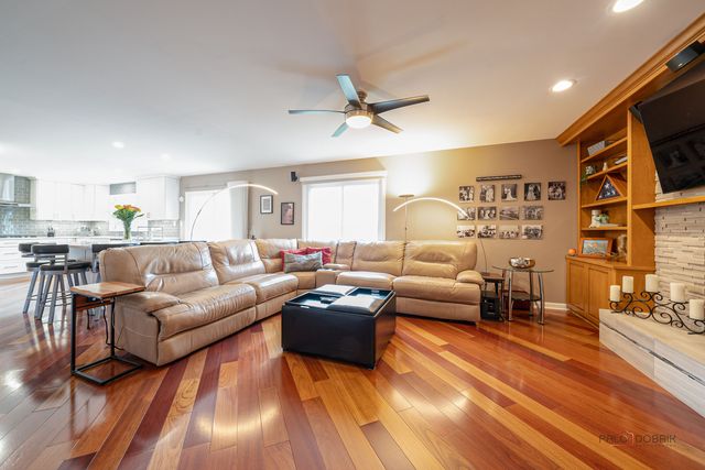 33124 N Shannon Drive, Grayslake, IL 60030