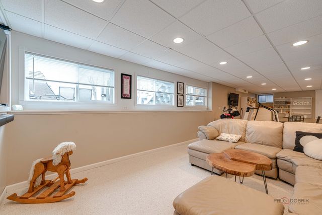 33124 N Shannon Drive, Grayslake, IL 60030