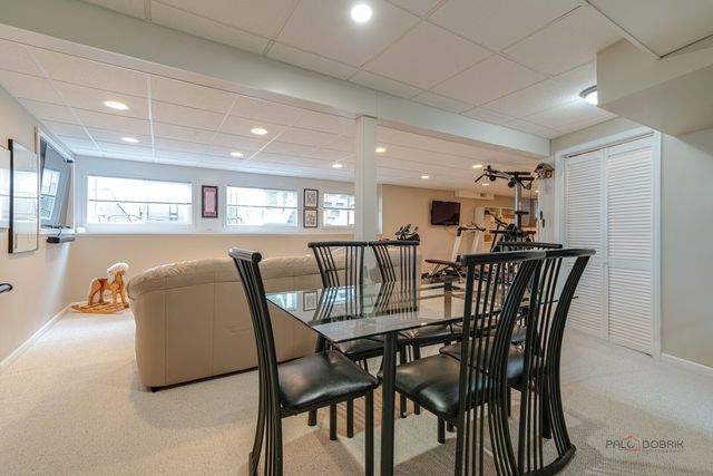 33124 N Shannon Drive, Grayslake, IL 60030