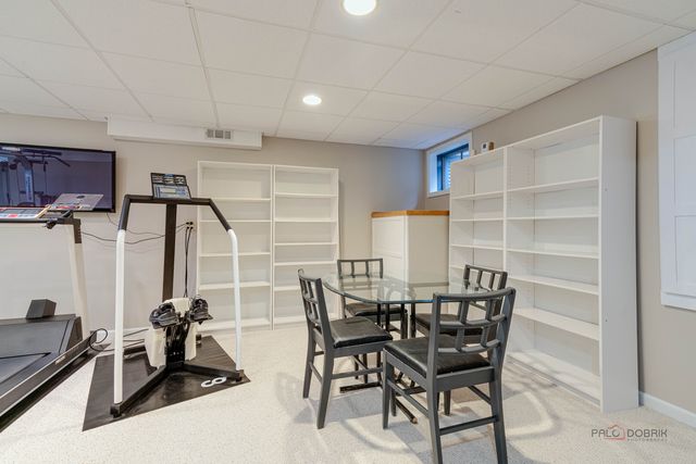 33124 N Shannon Drive, Grayslake, IL 60030