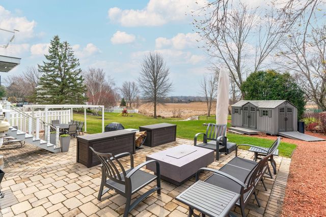 33124 N Shannon Drive, Grayslake, IL 60030