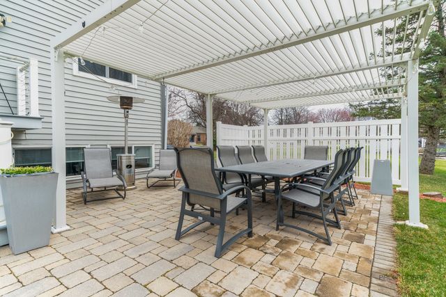 33124 N Shannon Drive, Grayslake, IL 60030