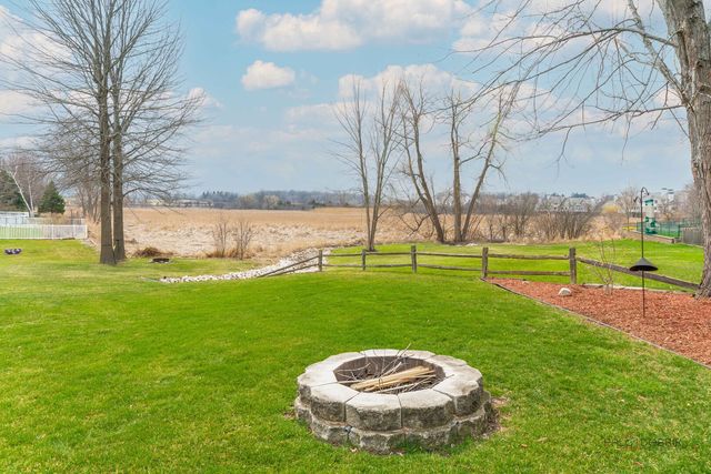 33124 N Shannon Drive, Grayslake, IL 60030