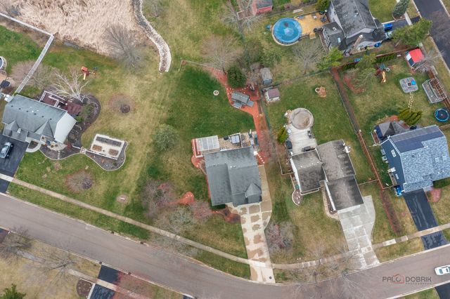 33124 N Shannon Drive, Grayslake, IL 60030