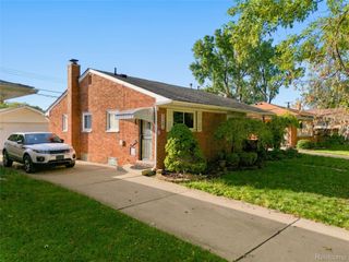 24601 Wood Street, St. Clair Shores, MI 48080