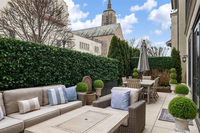 15 Kensington Road 109, Bronxville, NY 10708