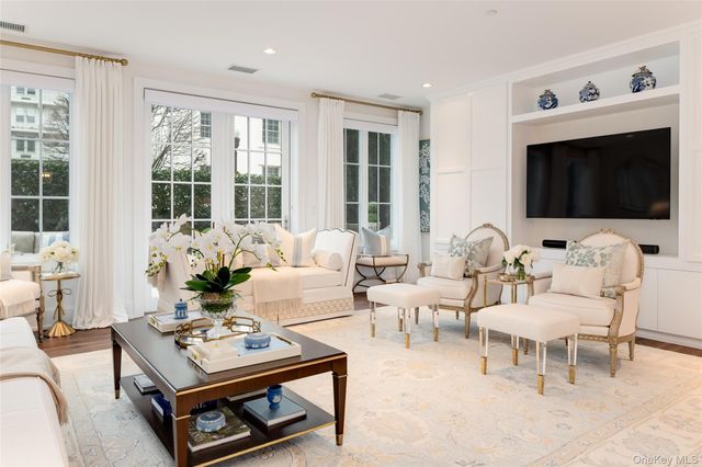 15 Kensington Road 109, Bronxville, NY 10708