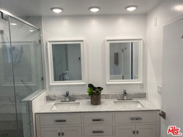 8631 Olin Street 3, Los Angeles, CA 90034
