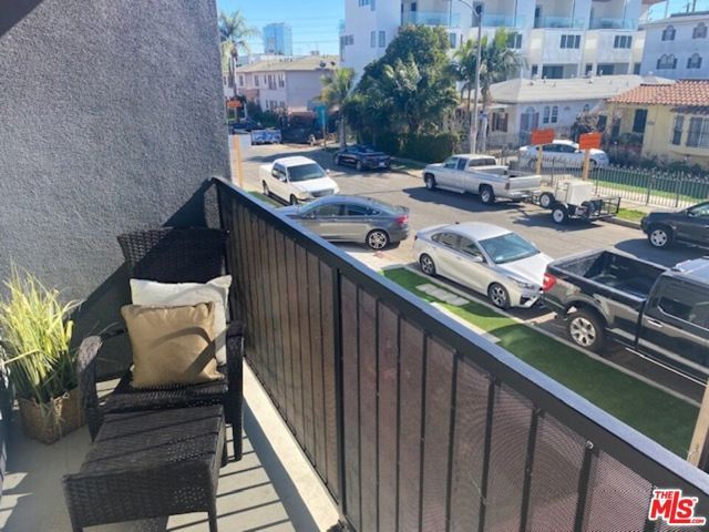 8631 Olin Street 3, Los Angeles, CA 90034
