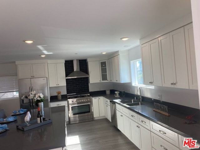8631 Olin Street 3, Los Angeles, CA 90034