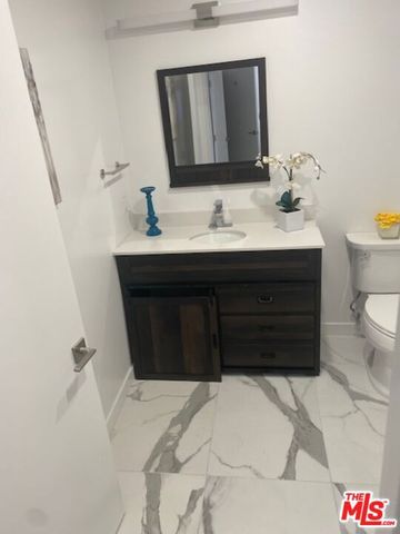 8631 Olin Street 3, Los Angeles, CA 90034