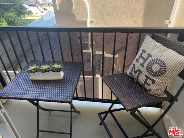 8631 Olin Street 3, Los Angeles, CA 90034