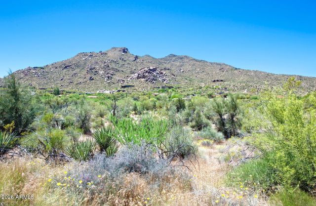 37020 N HOLIDAY Lane N 252, Carefree, AZ 85377