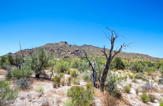 37020 N HOLIDAY Lane N 252, Carefree, AZ 85377