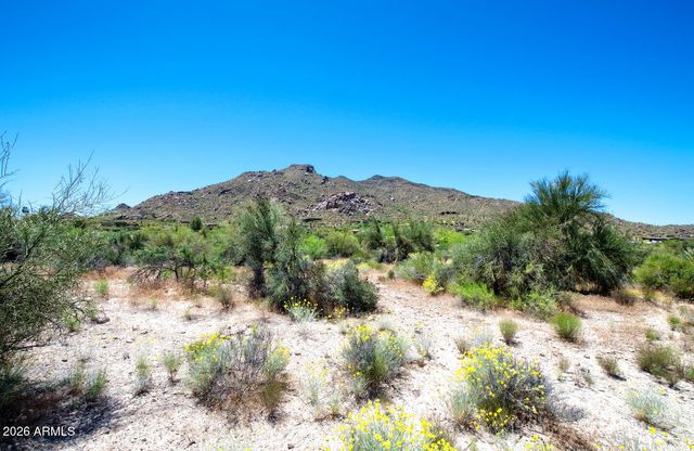 37020 N HOLIDAY Lane N 252, Carefree, AZ 85377