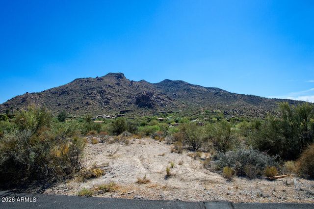 37020 N HOLIDAY Lane N 252, Carefree, AZ 85377