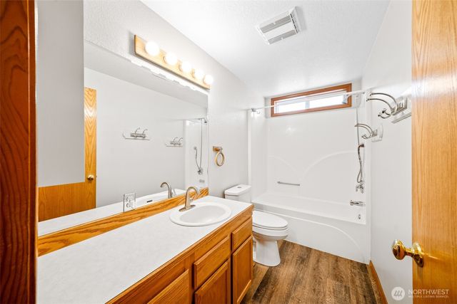 1911 E Island Lake Drive, Shelton, WA 98584