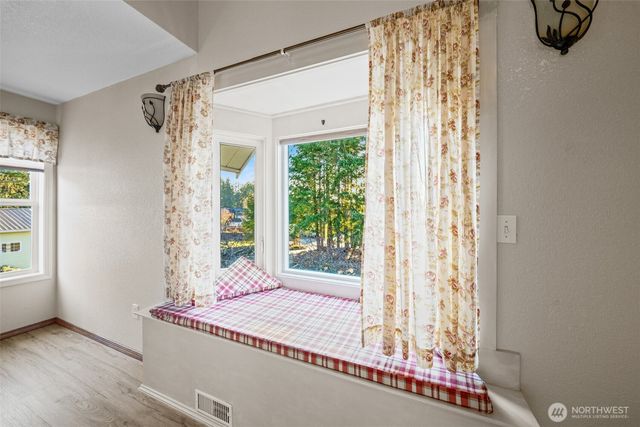 1911 E Island Lake Drive, Shelton, WA 98584