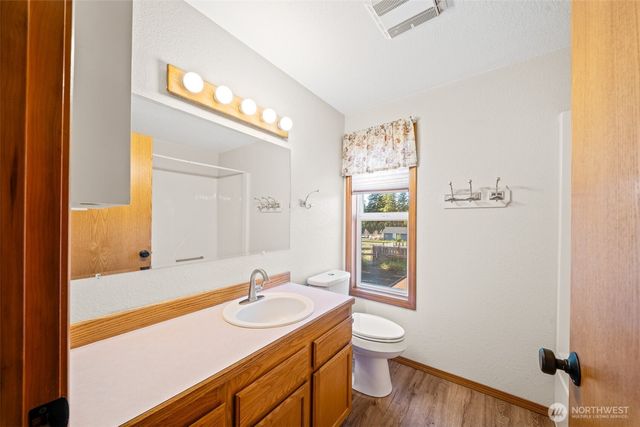 1911 E Island Lake Drive, Shelton, WA 98584