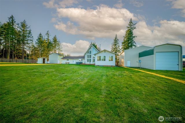 1911 E Island Lake Drive, Shelton, WA 98584