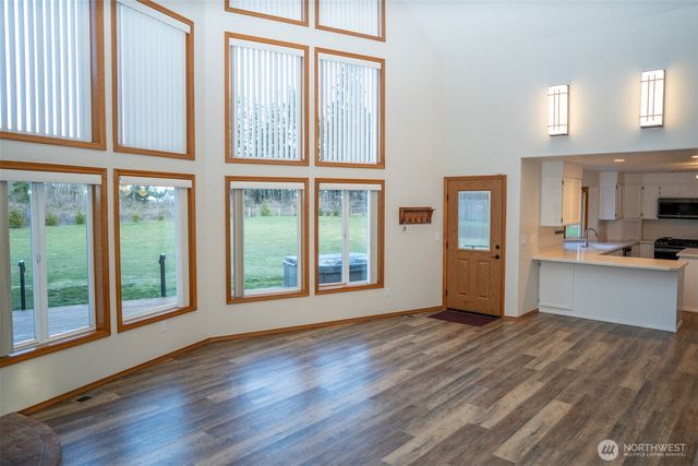 1911 E Island Lake Drive, Shelton, WA 98584