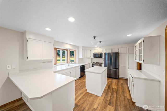 1911 E Island Lake Drive, Shelton, WA 98584