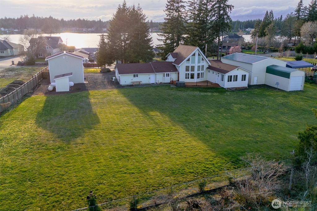 1911 E Island Lake Drive, Shelton, WA 98584